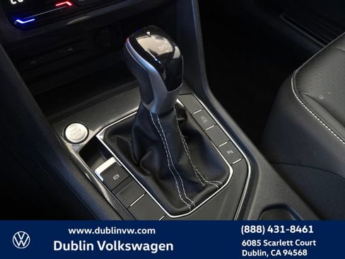 Certified 2023 Volkswagen Tiguan SE R-Line FWD image 18