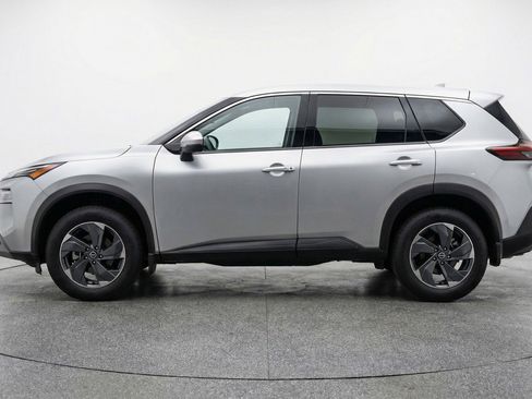 Used 2025 Nissan Rogue SV image 5