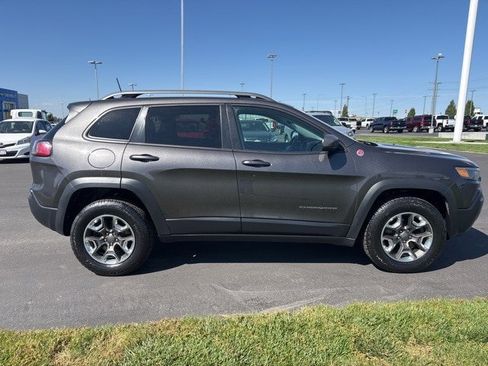 Used 2019 Jeep Cherokee Trailhawk w/ Cold Weather Group image 7