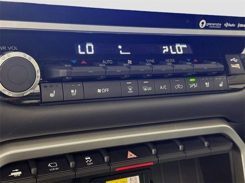 Used 2024 Toyota Tundra Platinum image 15