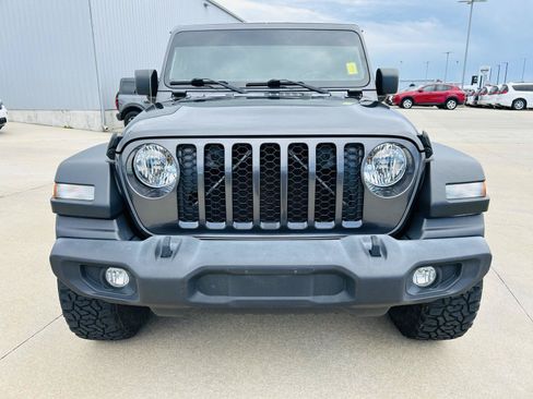 Used 2020 Jeep Gladiator Sport w/ Quick Order Package 24S AWD/4WD image 29