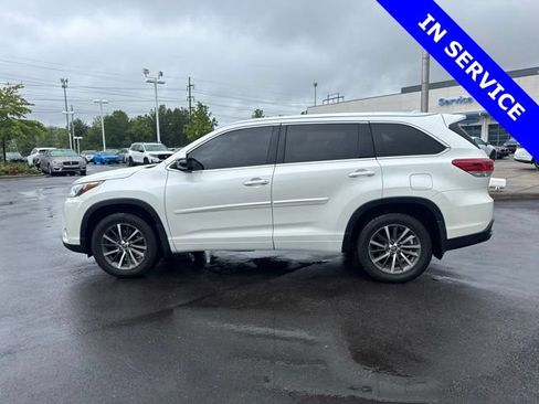 Used 2017 Toyota Highlander XLE AWD/4WD image 9
