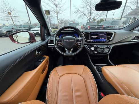 Certified 2021 Chrysler Pacifica Pinnacle image 16