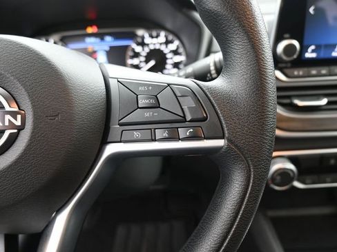 Used 2025 Nissan Altima 2.5 SV image 28