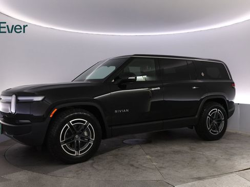 Used 2025 Rivian R1S Adventure Dual AWD/4WD image 18