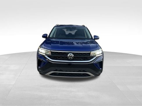 Used 2022 Volkswagen Taos SE w/ Driver Assistance Package image 8