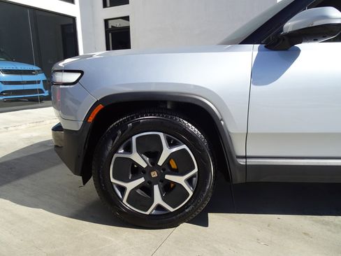 Used 2023 Rivian R1T Adventure image 9