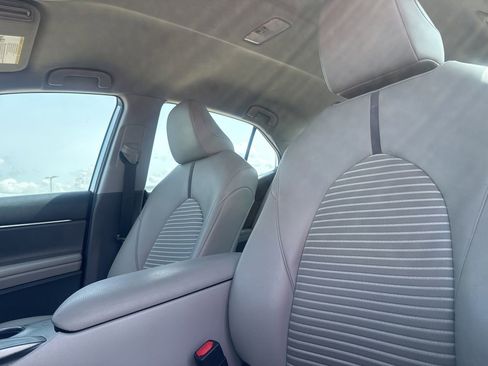 Used 2022 Toyota Camry SE FWD image 37