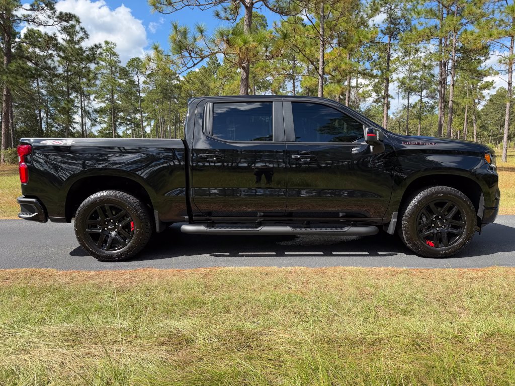 New 2026 Chevrolet Silverado 1500 RST w/ Redline Edition AWD/4WD image 9