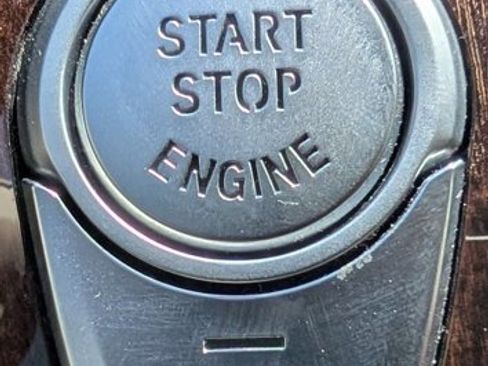 Certified 2022 BMW 750i xDrive w/ Executive Package AWD/4WD image 26