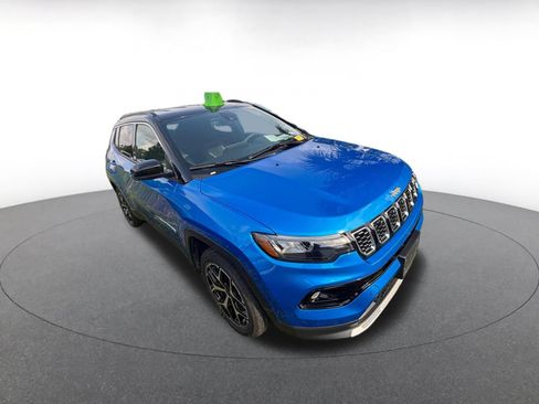 Used 2025 Jeep Compass Limited AWD/4WD image 6