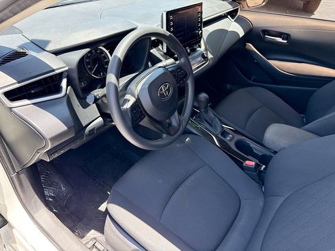 Used 2020 Toyota Corolla LE FWD image 23
