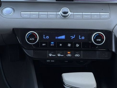 Used 2024 Hyundai Elantra SEL FWD image 18