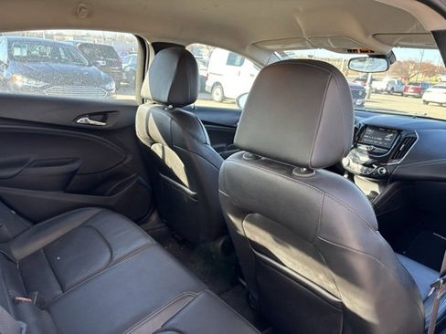 Used 2017 Chevrolet Cruze Premier image 16