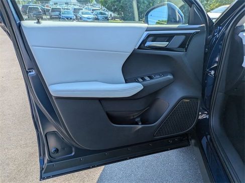 New 2025 Mitsubishi Outlander SE image 11