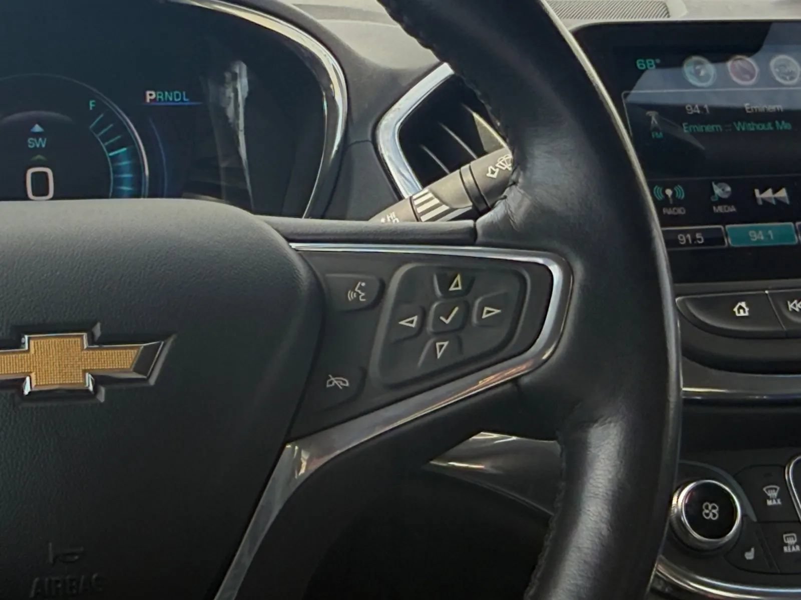 Used 2016 Chevrolet Volt Premier w/ Driver Confidence Package FWD image 21