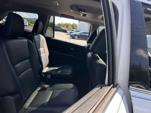 Used 2020 Honda Pilot Touring image 32