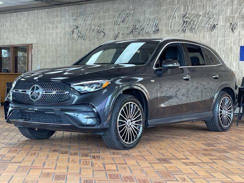 Used 2025 Mercedes-Benz GLC 350e 4MATIC w/ AMG Line image 7