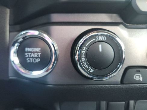 Used 2019 Toyota Tacoma TRD Off-Road AWD/4WD image 28
