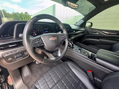 Used 2023 Cadillac Escalade ESV V AWD/4WD image 14