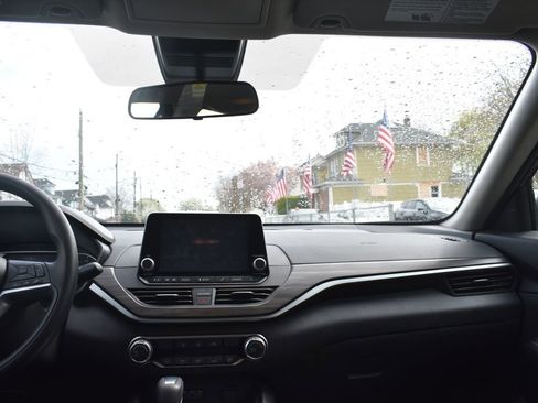 Used 2025 Nissan Altima 2.5 SV image 28