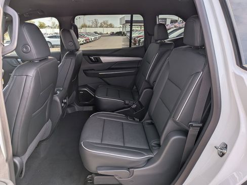 New 2026 Buick Enclave Preferred image 24