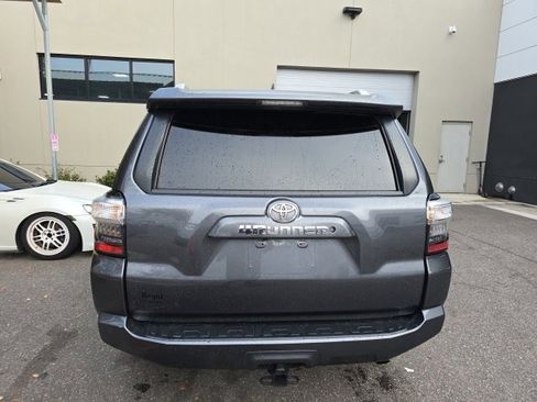 Used 2016 Toyota 4Runner Limited image 4
