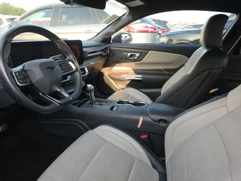 Used 2024 Ford Mustang Premium RWD image 8