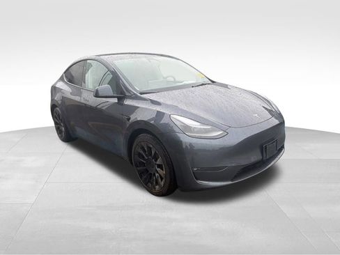 Used 2023 Tesla Model Y Long Range AWD/4WD image 8