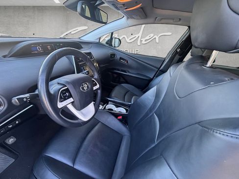 Used 2016 Toyota Prius Four w/ Advanced Technology Package image 23