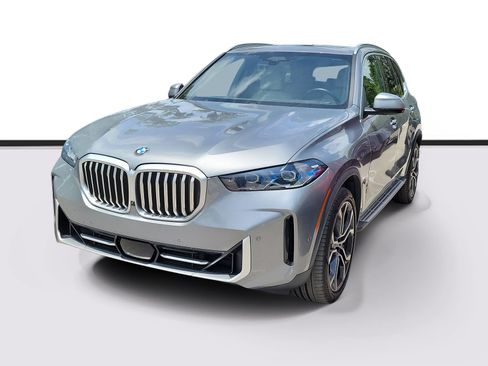 Used 2024 BMW X5 xDrive40i w/ Premium Package AWD/4WD image 3
