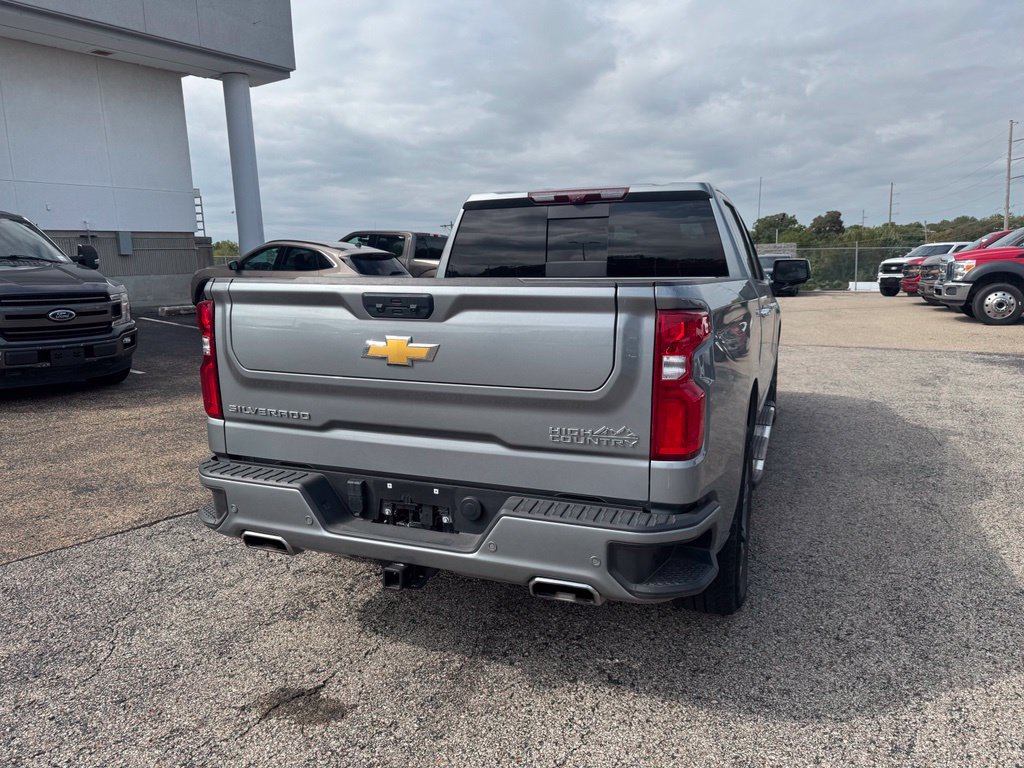 Used 2025 Chevrolet Silverado 1500 High Country w/ Technology Package AWD/4WD image 7