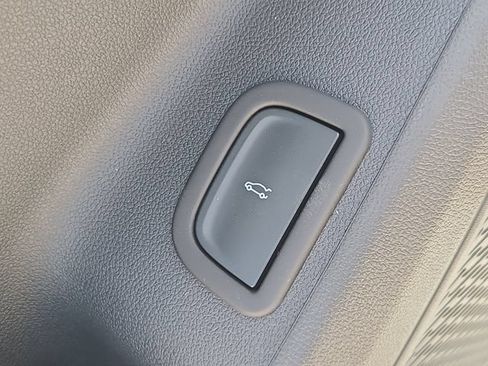 New 2026 Chevrolet Traverse LT FWD image 17