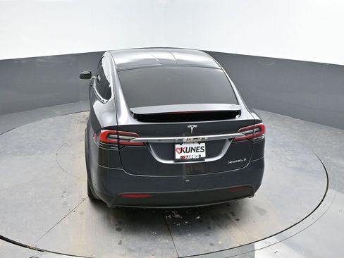 Used 2018 Tesla Model X 75D image 25