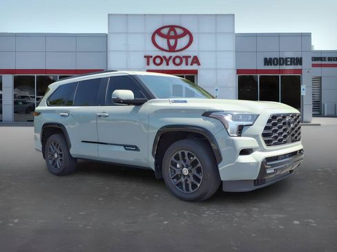 Used 2024 Toyota Sequoia Platinum AWD/4WD image 8