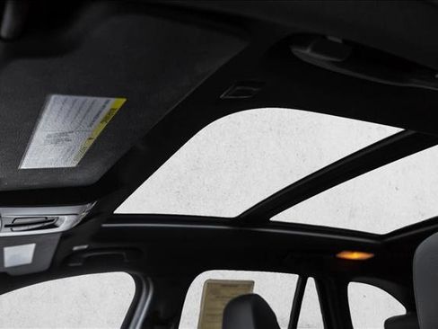 Used 2019 BMW X1 xDrive28i image 11