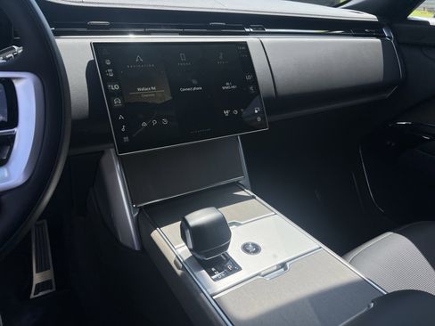 New 2026 Land Rover Range Rover SV AWD/4WD image 17
