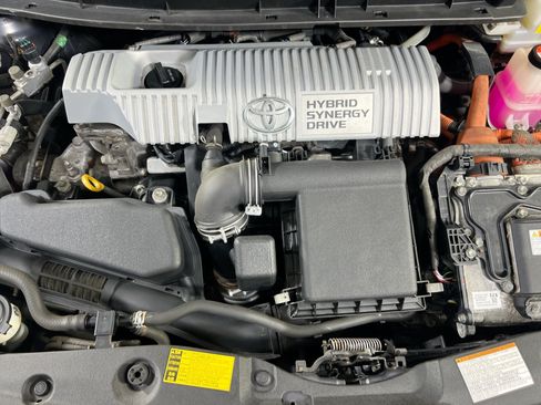Used 2015 Toyota Prius Four FWD image 27