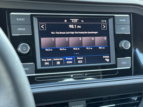 Used 2024 Volkswagen Jetta SE image 20