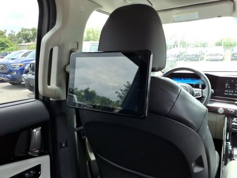 Used 2022 Kia Carnival SX Prestige FWD image 19