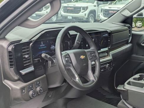 Used 2024 Chevrolet Silverado 1500 LT AWD/4WD image 14