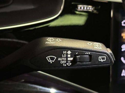 Used 2025 Audi Q8 Premium Plus w/ Premium Plus Package image 24