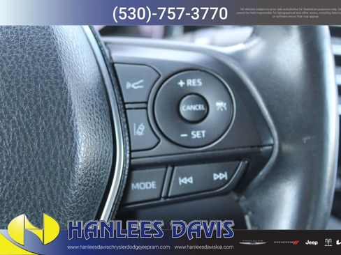 Used 2020 Toyota Camry SE image 28