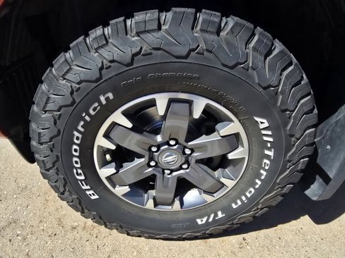 Used 2016 Nissan Frontier PRO-4X AWD/4WD image 9
