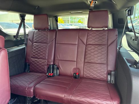 New 2026 Cadillac Escalade ESV Luxury AWD/4WD image 12