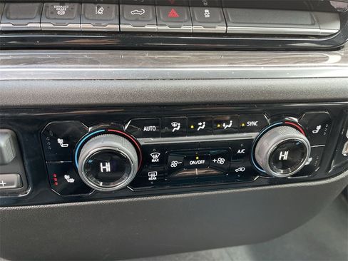 Used 2024 Chevrolet Silverado 2500 LTZ image 19