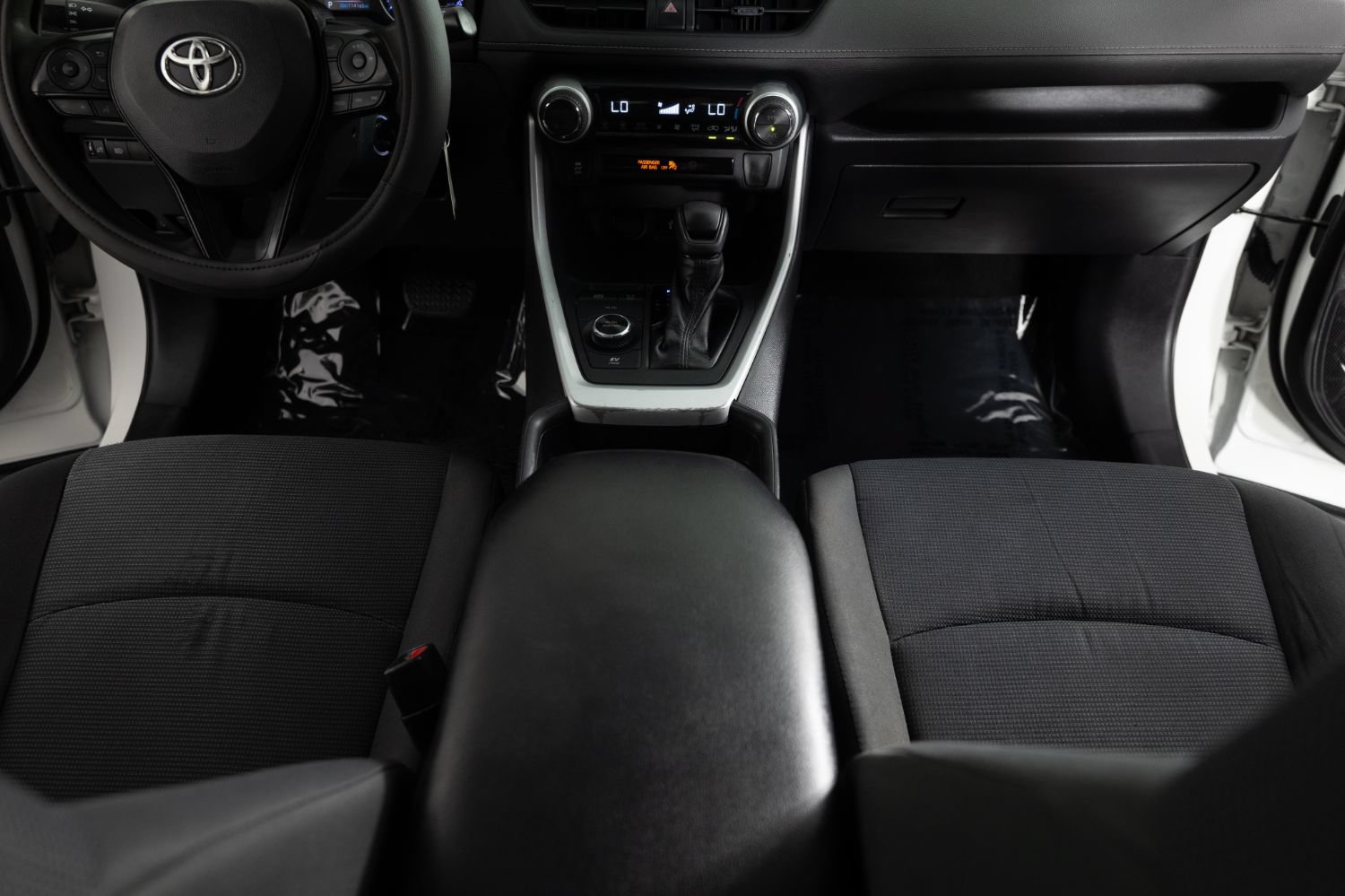 Used 2020 Toyota RAV4 LE w/ All Weather Liner Package AWD/4WD image 35