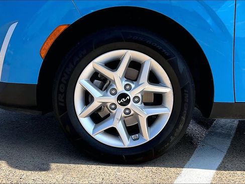Used 2024 Kia Soul S FWD image 7
