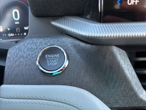 Used 2025 Ford Explorer Platinum w/ Ultimate Package image 38