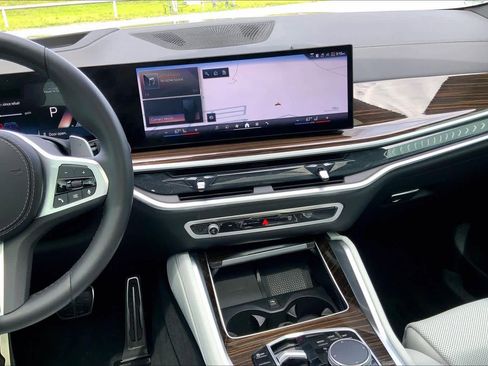 Certified 2024 BMW X6 xDrive40i w/ Premium Package image 6